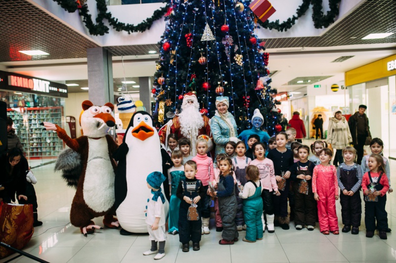 В торговых центрах оренбуржцев ждут Дед Мороз и Снегурочка